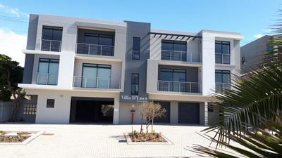 Apartment / Flat For Sale in Bloubergrant, Cape Town