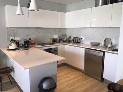Apartment / Flat For Rent in Green Point, Cape Town