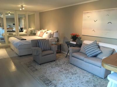 Apartment / Flat For Rent in Camps Bay, Cape Town