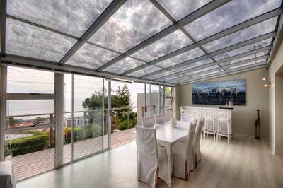 Apartment / Flat For Rent in Camps Bay, Cape Town