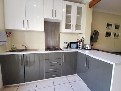 Apartment / Flat For Rent in Bloubergrant, Cape Town