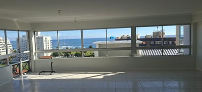 Apartment / Flat For Rent in Sea Point, Cape Town