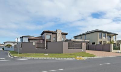 House For Rent in Parklands North, Cape Town